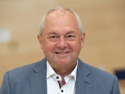 Altbürgermeister Dr. Michael Schanderl Der neu ernannte Altbürgermeister freut sich über seine Auszeichnung.